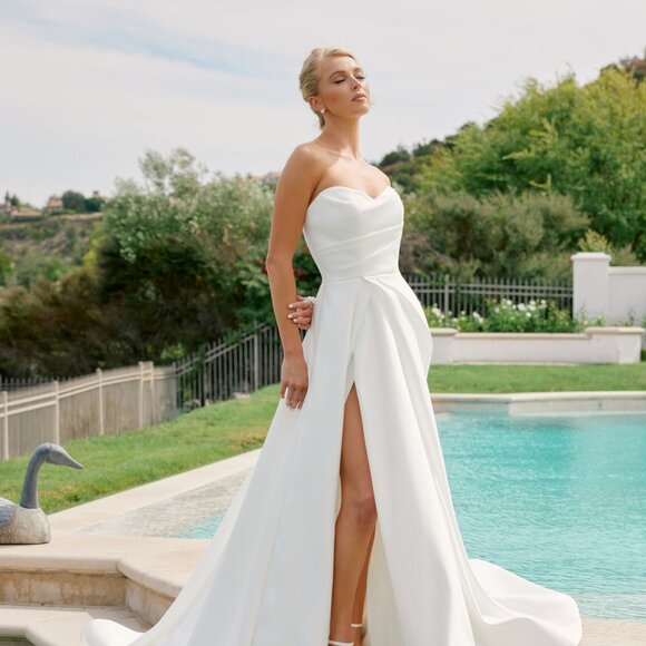 New Off White Strapless Wedding Dress w/ Sweetheart Neck & Leg Slit NX JW938 - Picture 1 of 9